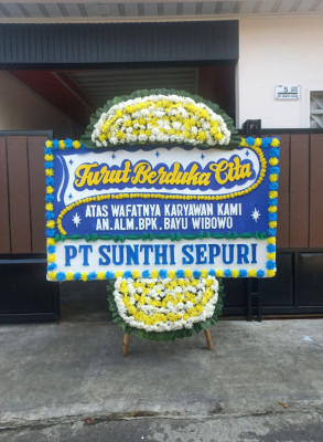 Papan Bunga Duka di Parahu