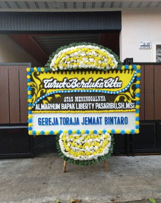 Papan Bunga Duka di Parahu